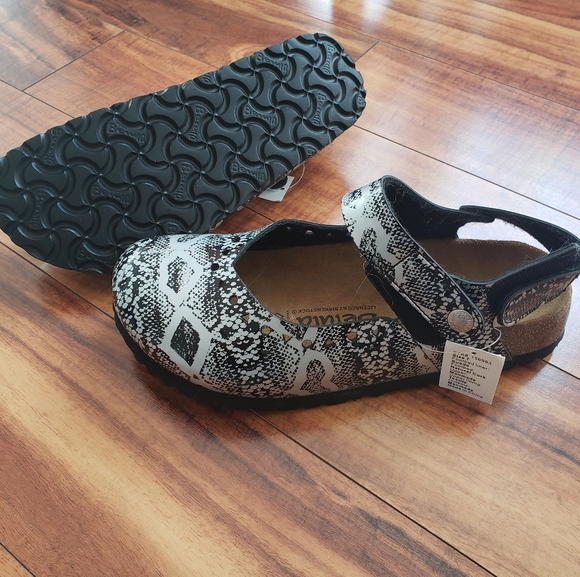 NWT Silver & Black snake print Betula Birkenstock cork shoes size 7 Brand New - Picture 4 of 8